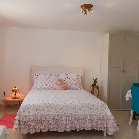 Castello Flower Apartment Каштела Экстерьер фото