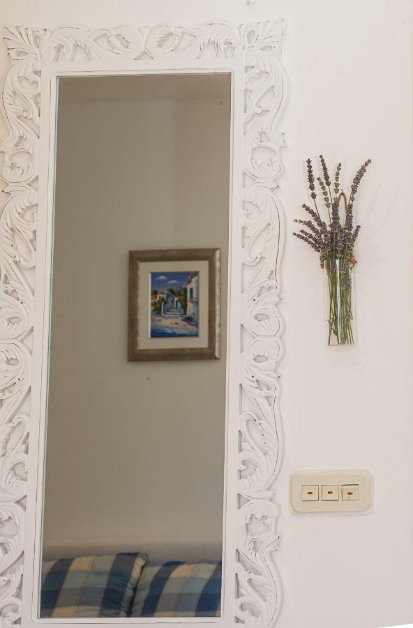 Castello Flower Apartment Каштела Экстерьер фото