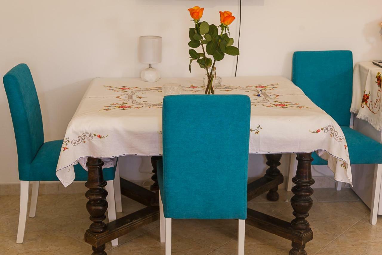Castello Flower Apartment Каштела Экстерьер фото